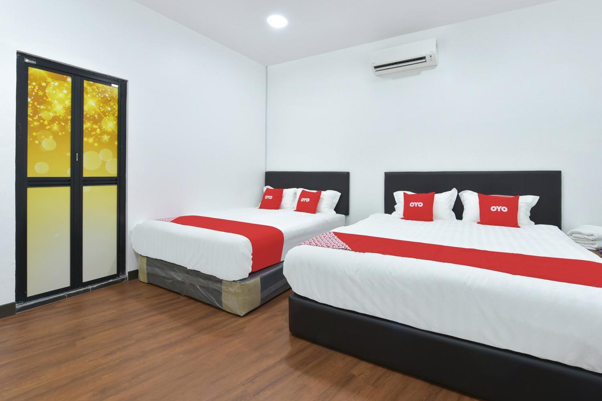 Oyo 90869 Hotel Madeena Inn Szepang Kültér fotó