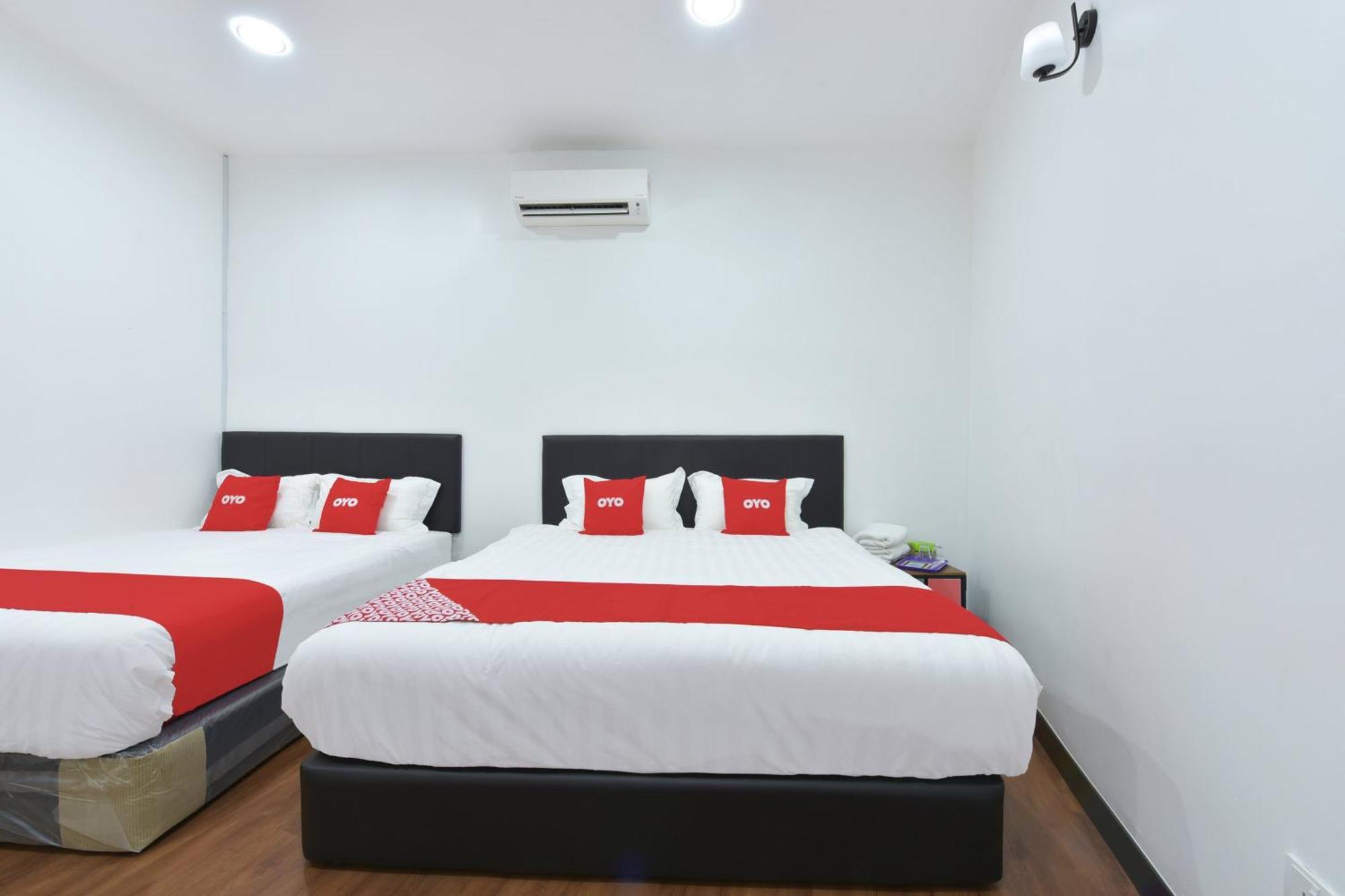 Oyo 90869 Hotel Madeena Inn Szepang Kültér fotó